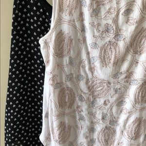 **Bundle**  2 Ann Loft tanks